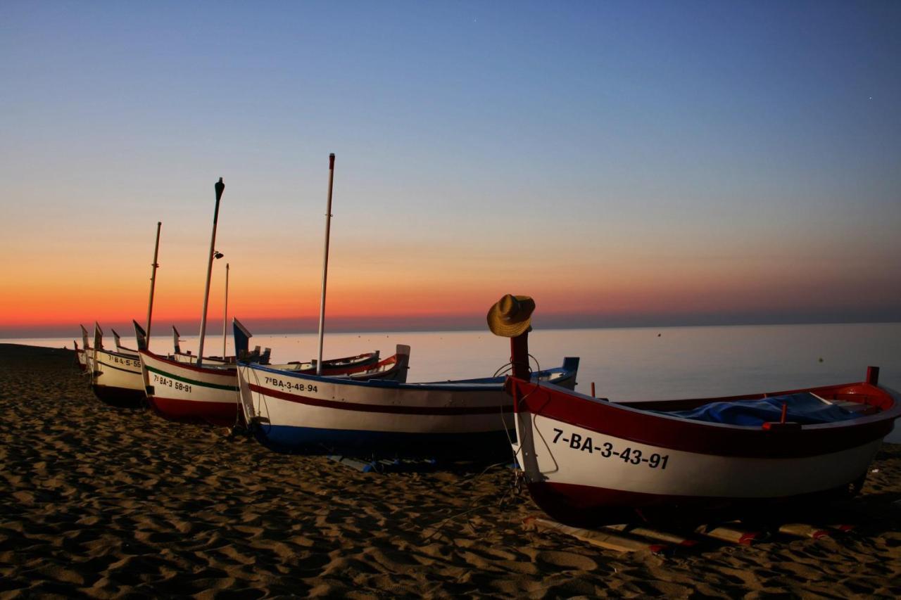 Can Martinez Calella Beach Boutique Apartment Luaran gambar